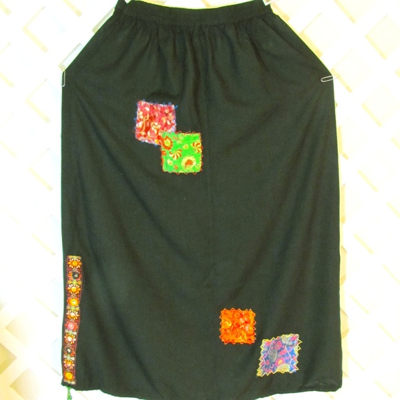 SACRED THREADS BLACK SKIRT Size M/L WITH PATCHES AND MIRROR ACCENTS-PMST1C - Picture 2 of 4